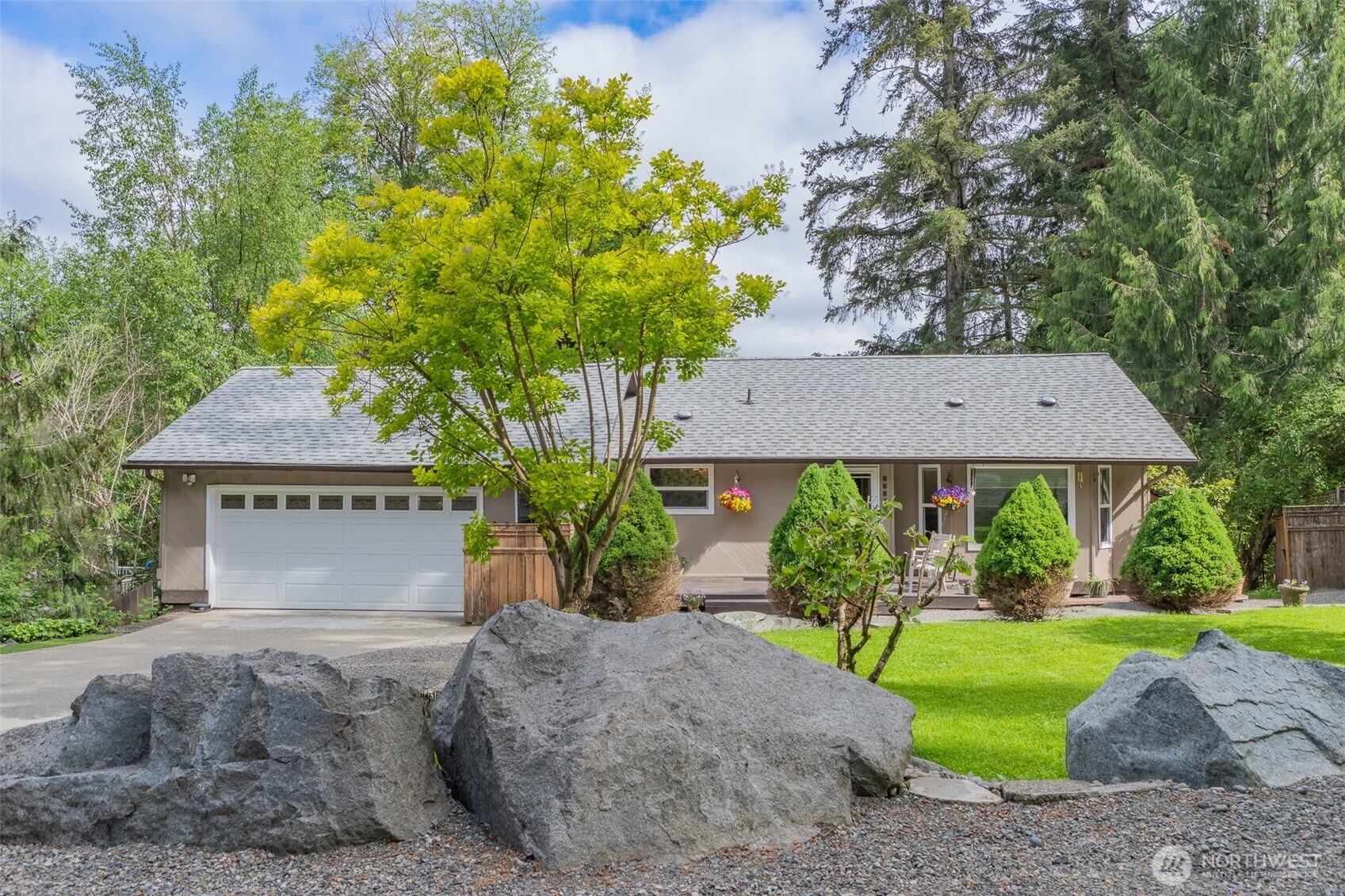 6608 Sierra Court Property Photo 2
