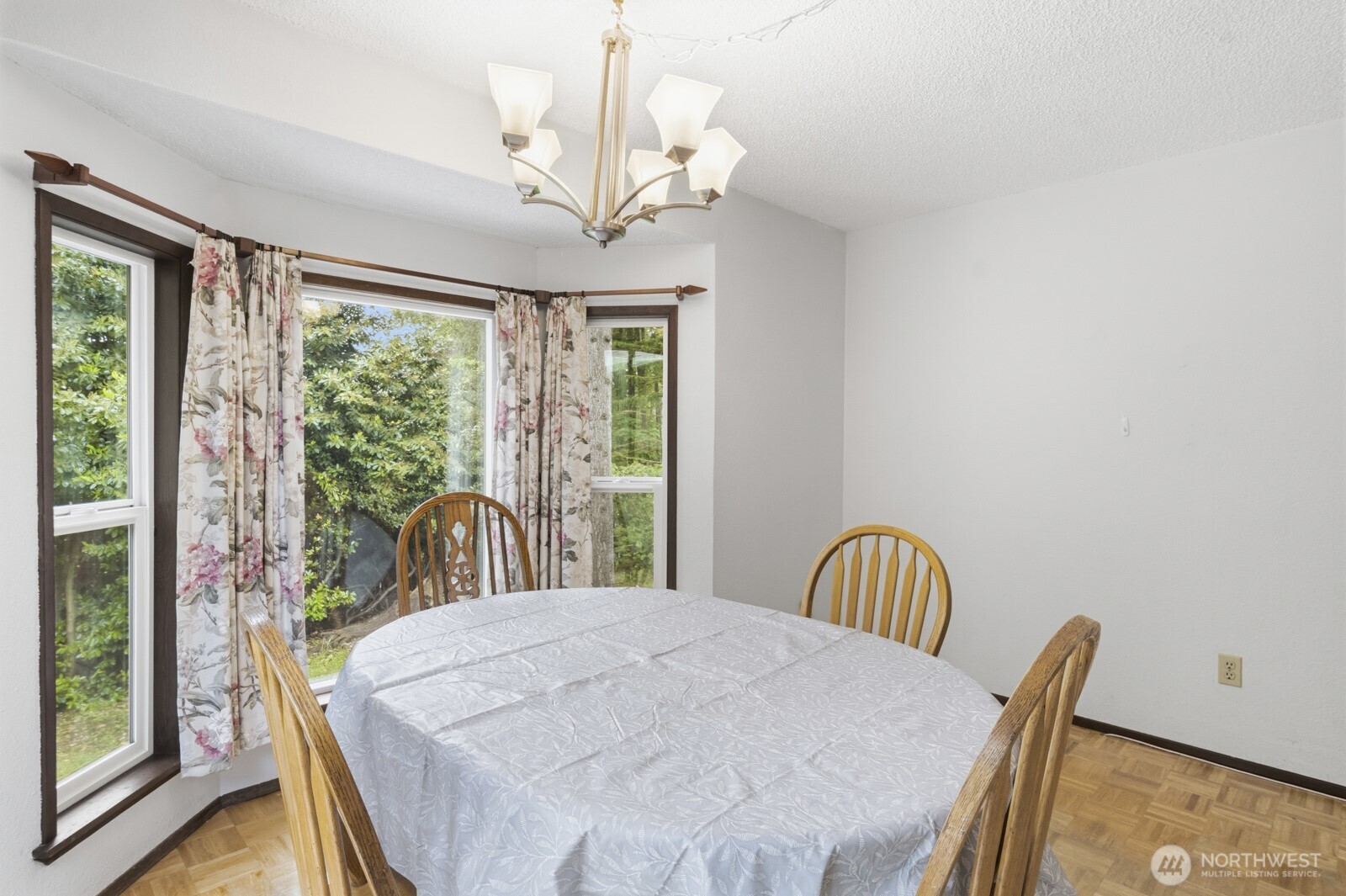 6608 Sierra Court Property Photo 17