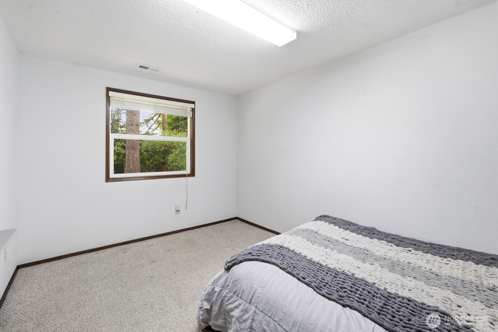 6608 Sierra Court Property Photo 27