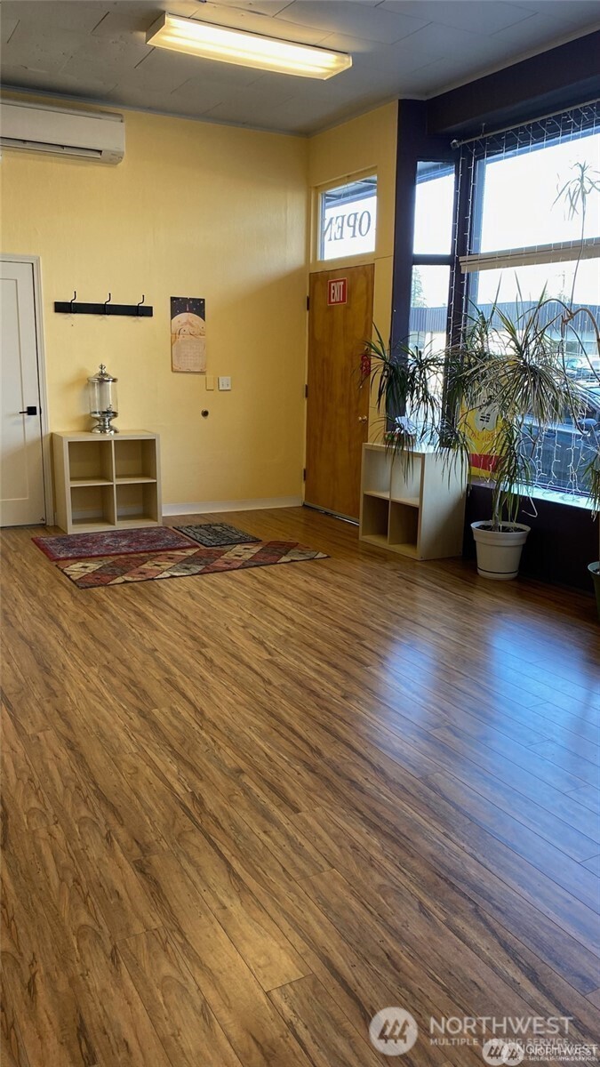 1085 Darrington Street Property Photo 6