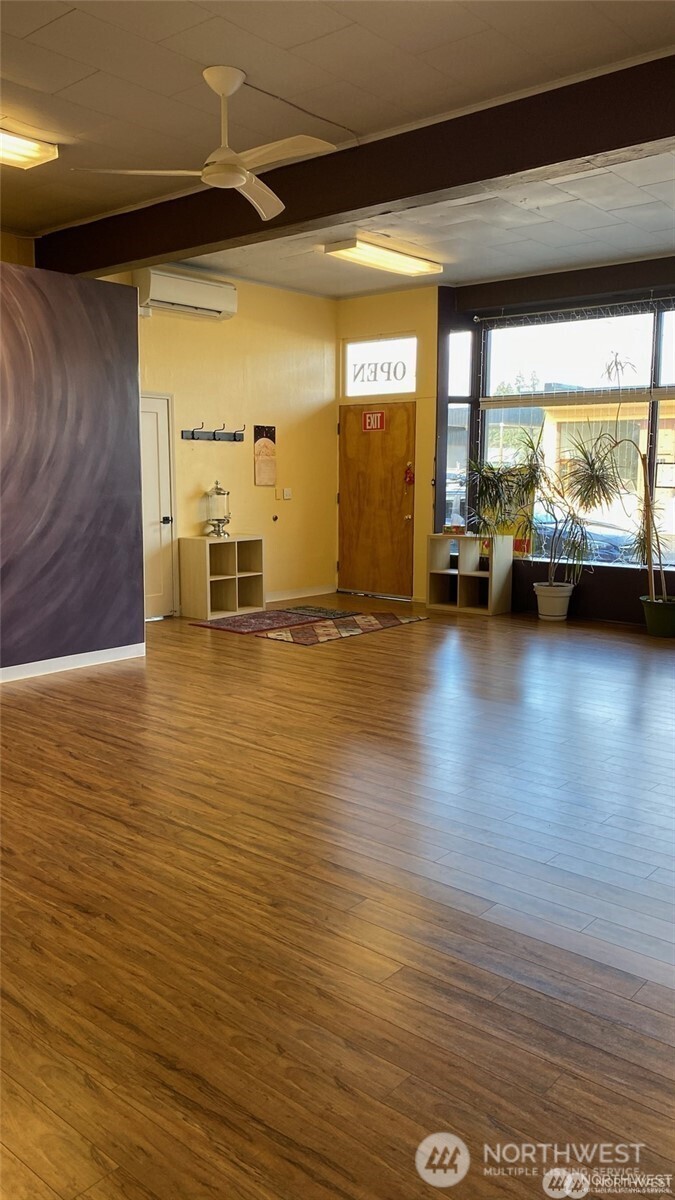 1085 Darrington Street Property Photo 10