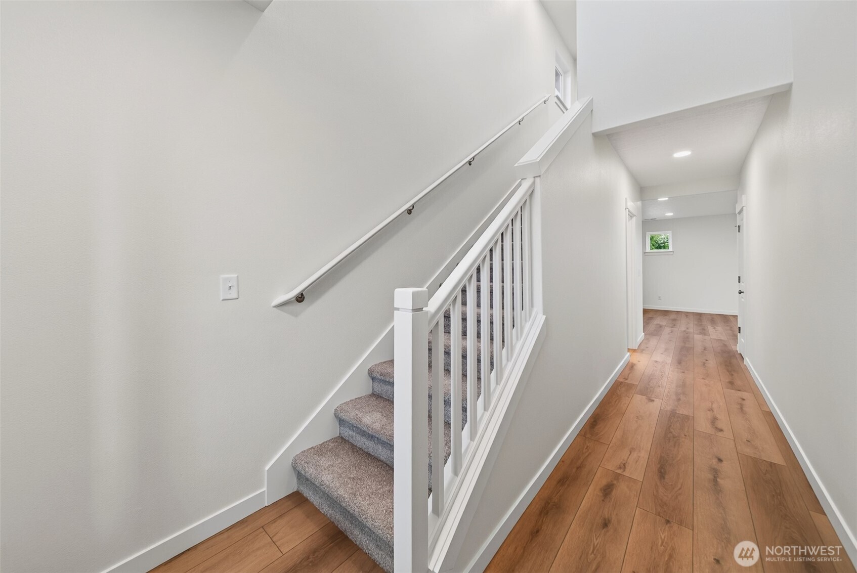 2024 N Oak Road Property Photo 6