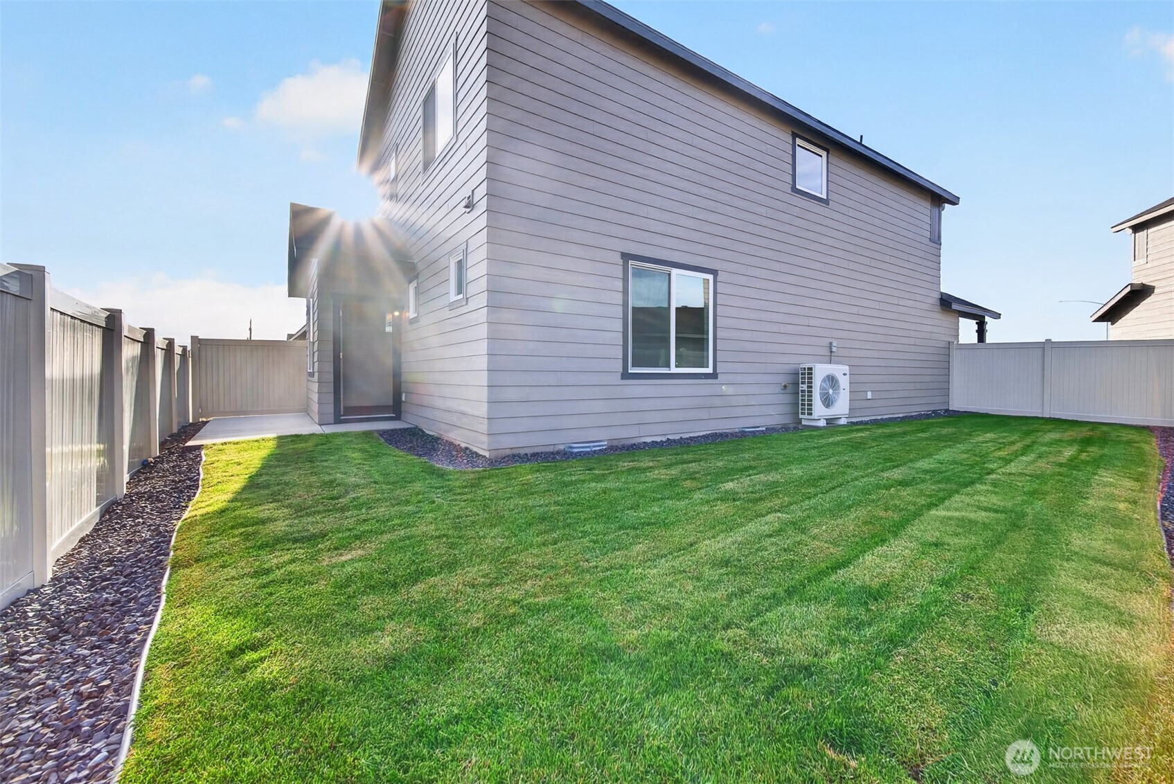 2024 N Oak Road Property Photo 12