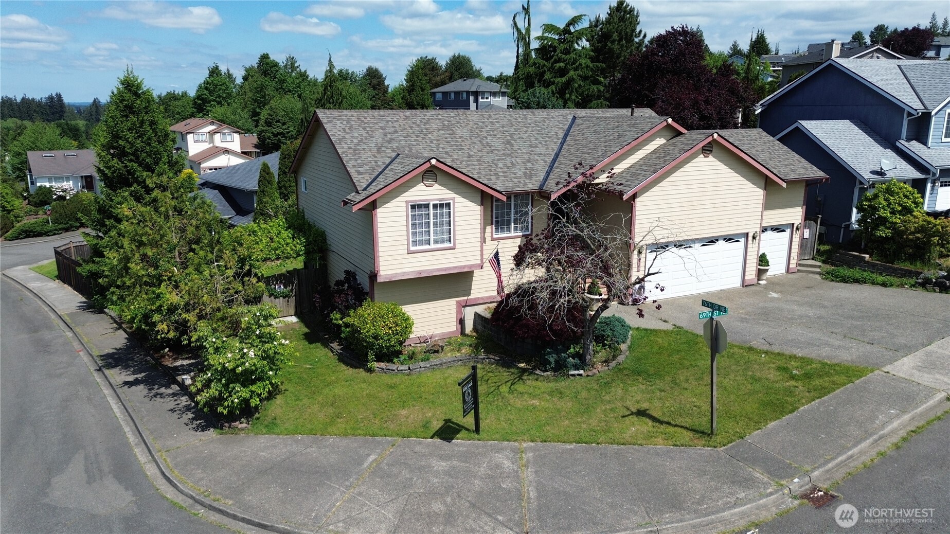 7601 69th Street Property Photo 5