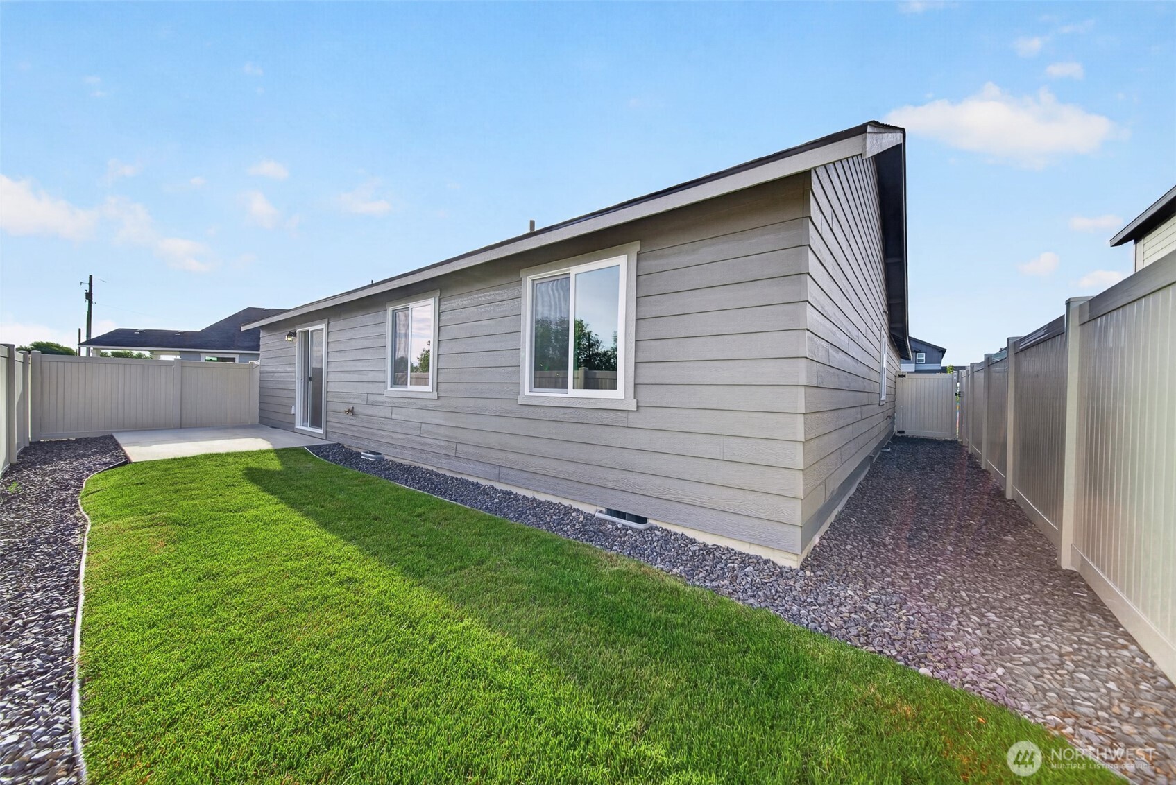 2016 N Oak Road Property Photo 12