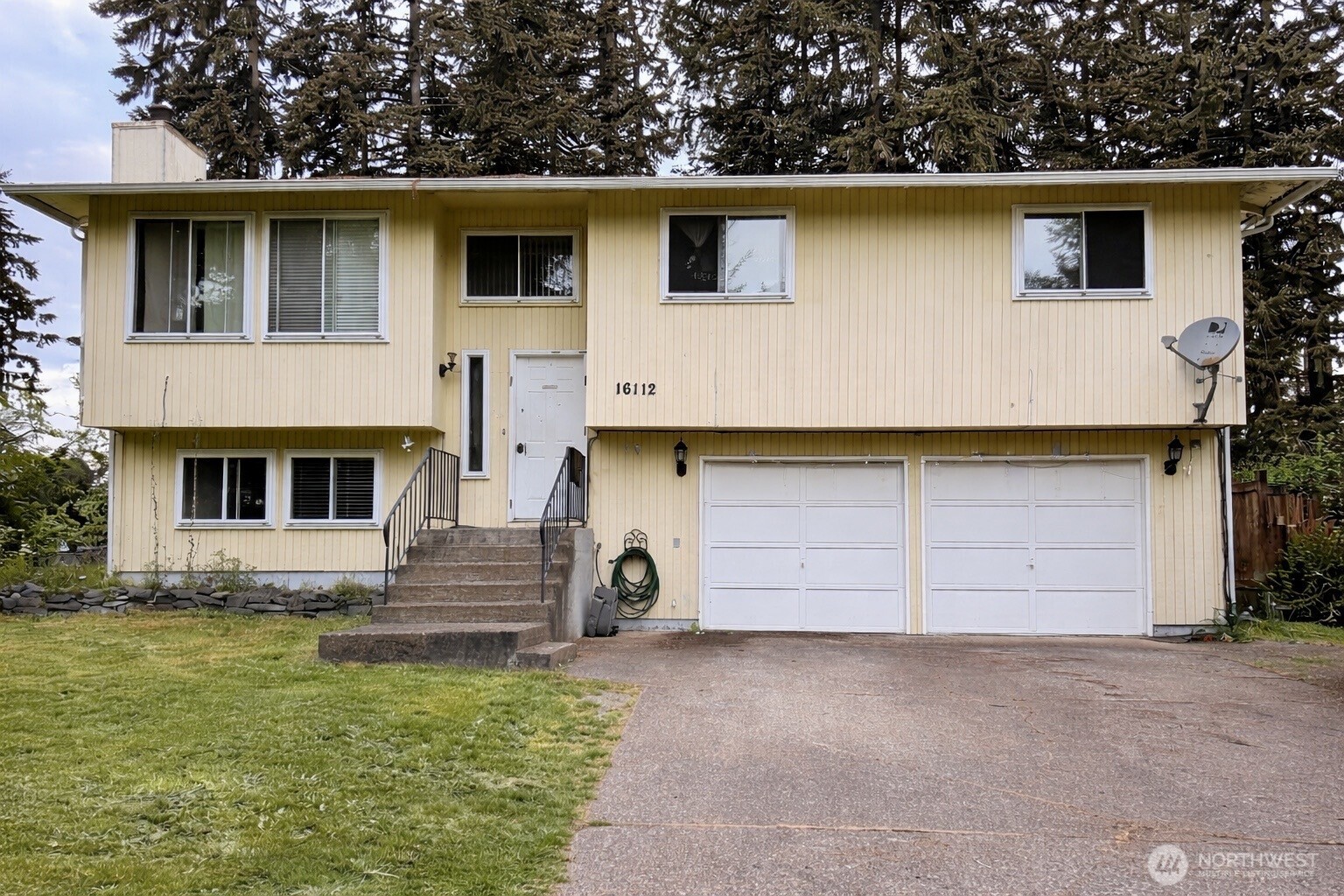 16112 68th Avenue Ct Property Photo 2