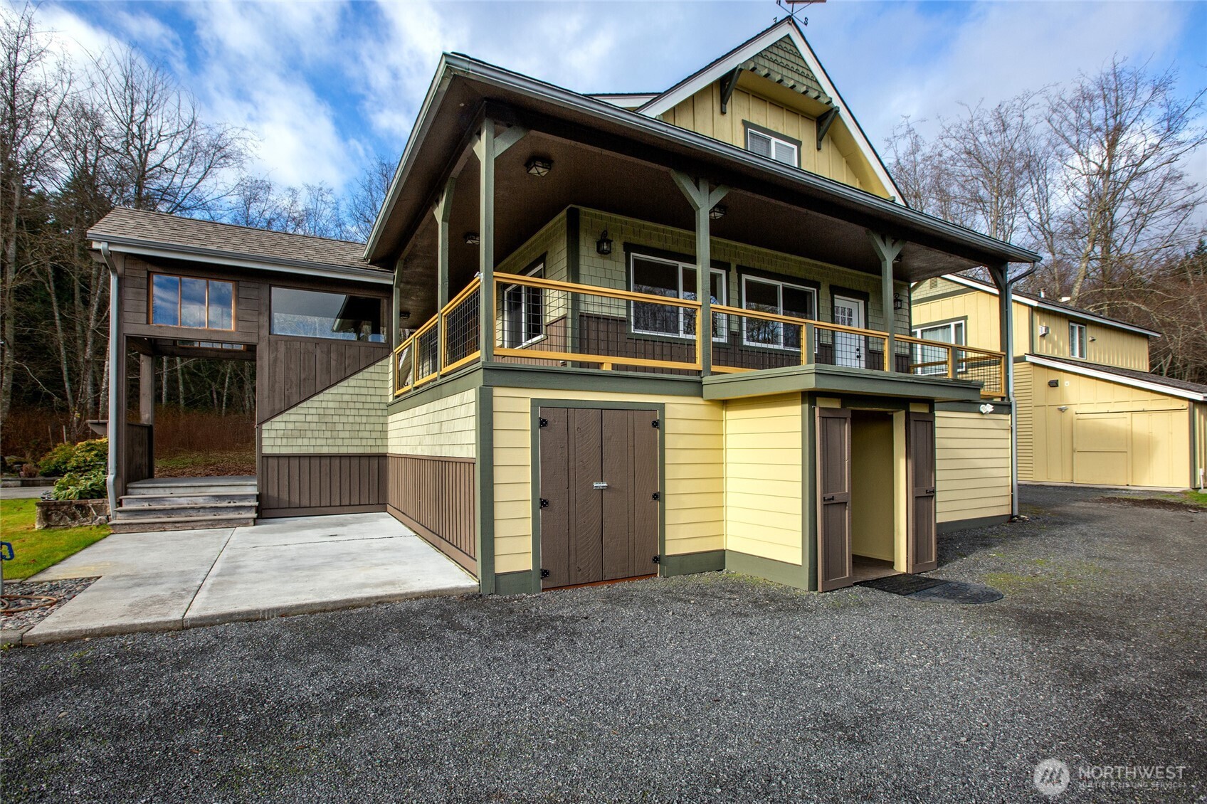 329 Snowberry Lane Property Photo 4