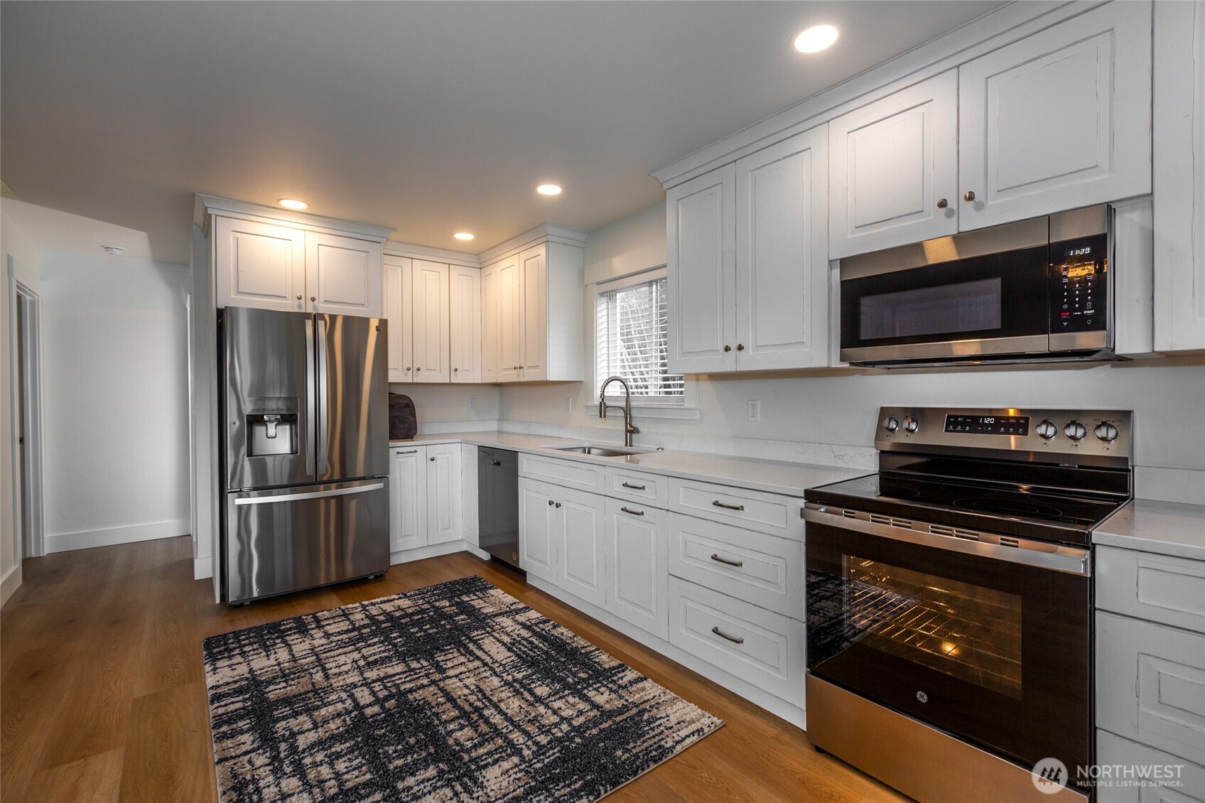 329 Snowberry Lane Property Photo 6