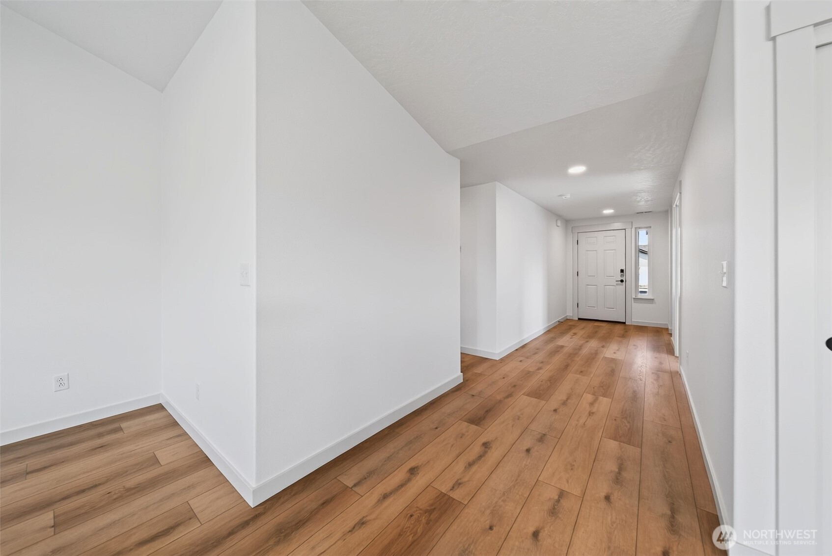 1307 W Montclair Street Property Photo 8