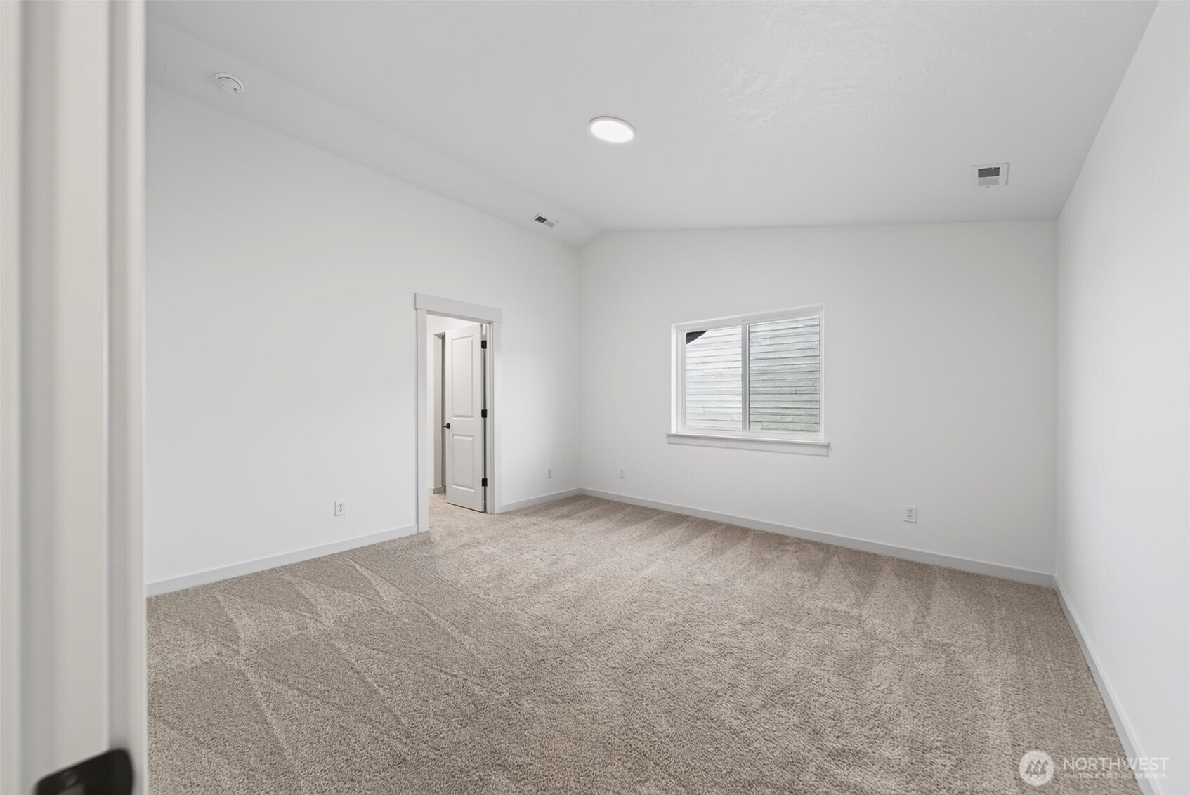 1307 W Montclair Street Property Photo 9
