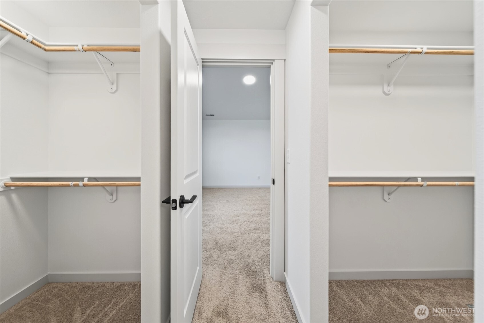 1307 W Montclair Street Property Photo 11