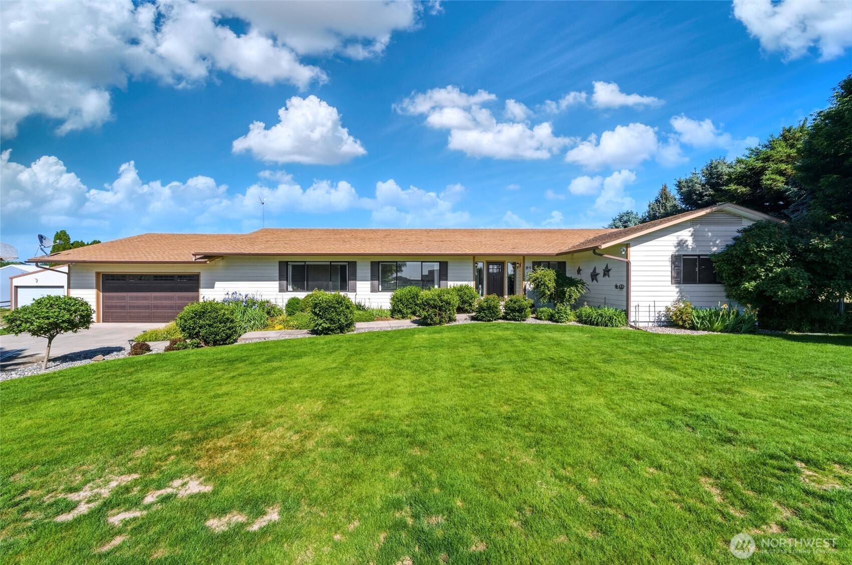 94 Country Way Property Photo 1