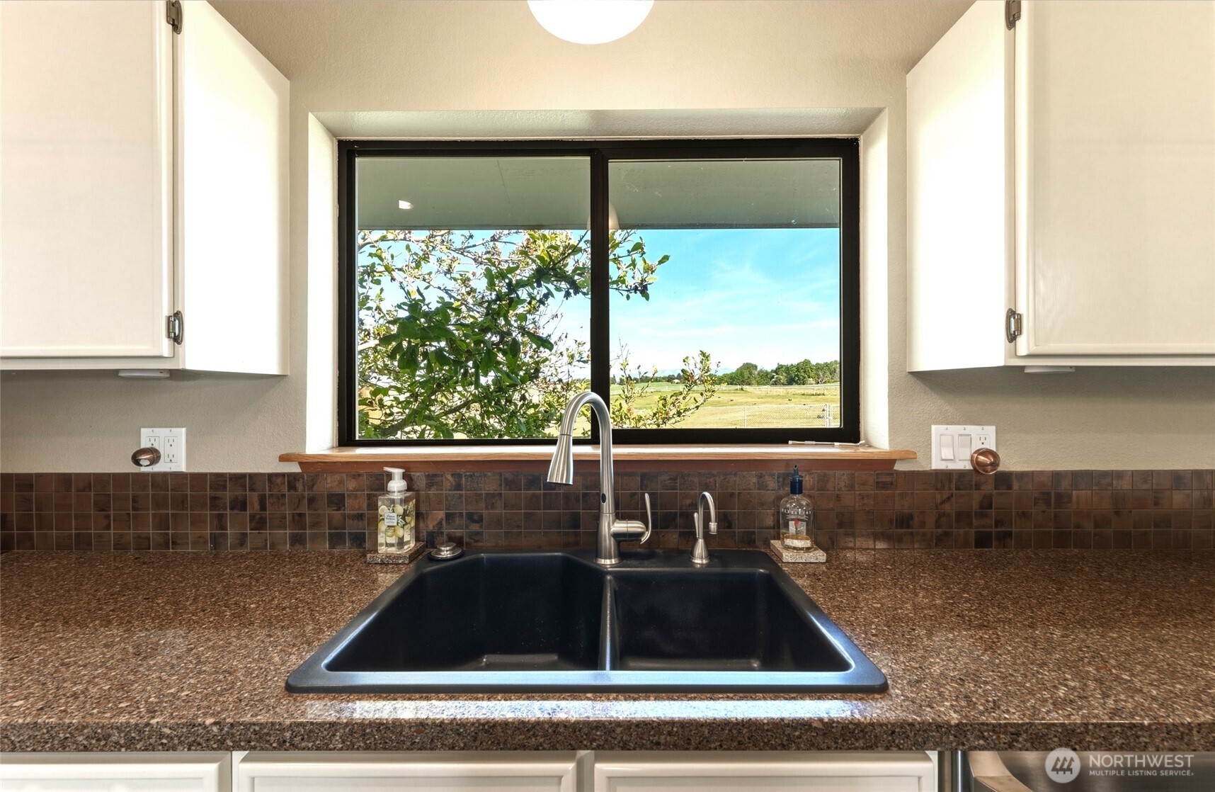 94 Country Way Property Photo 11