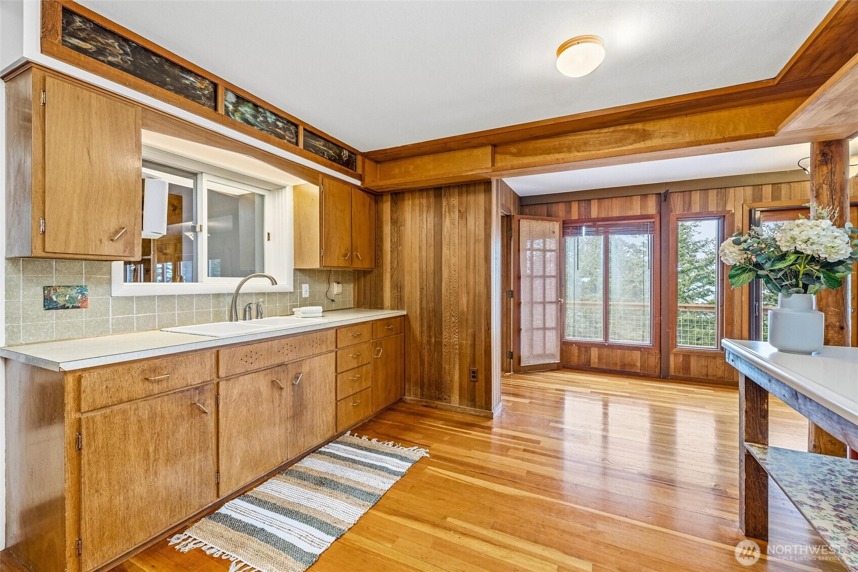 1136 Island Drive Property Photo 9