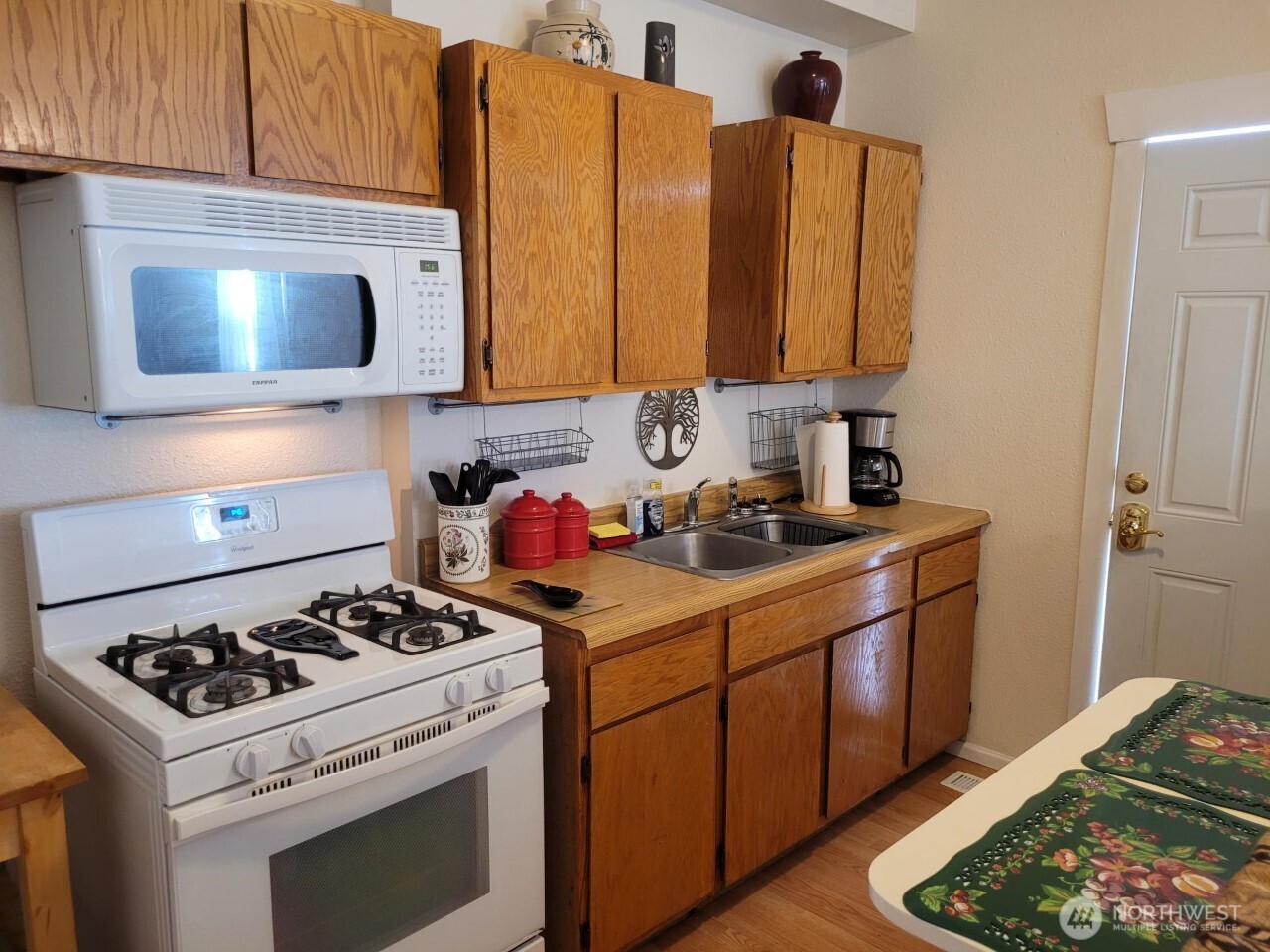 1215 Burwell Street Property Photo 2