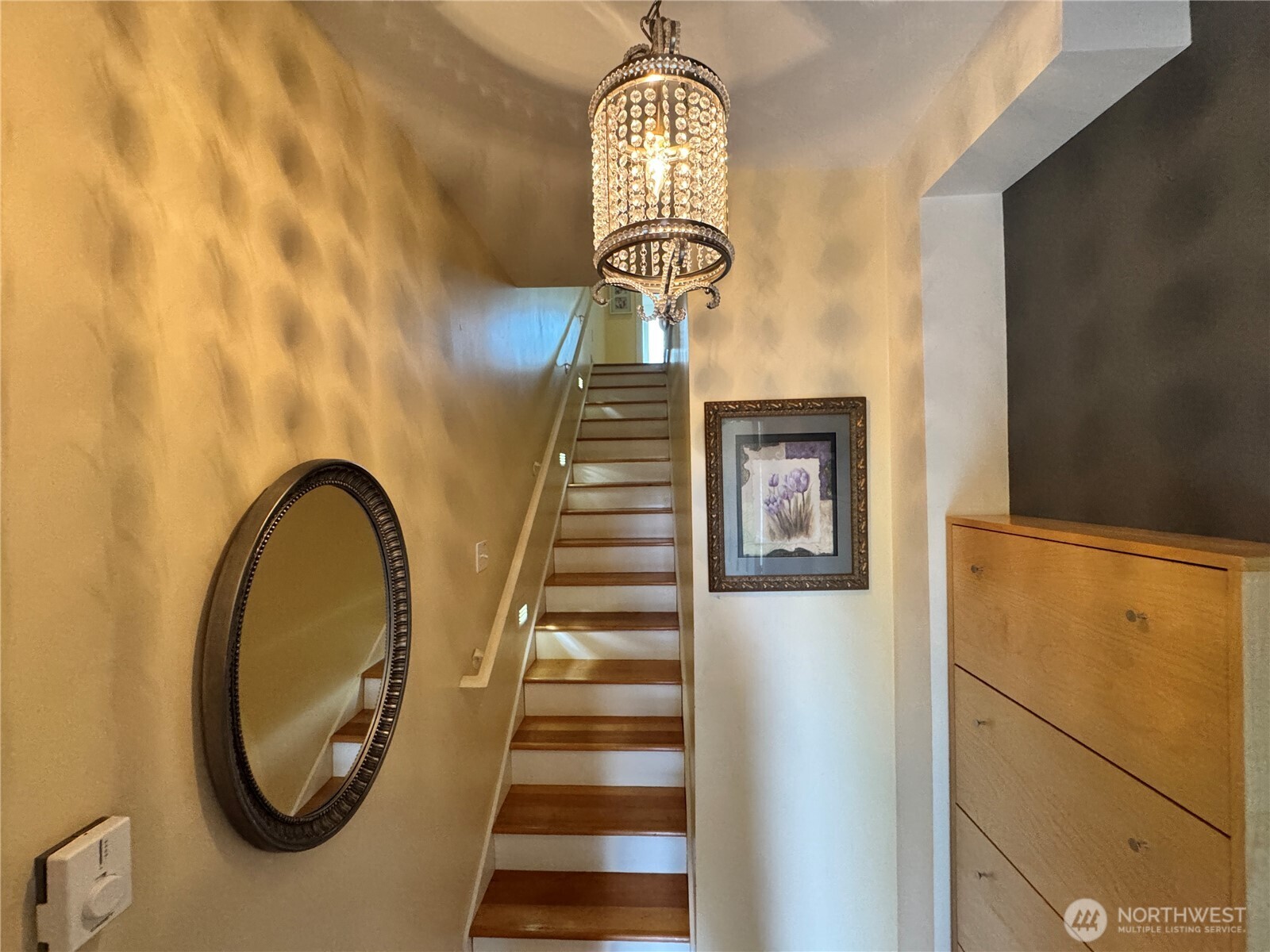 1215 Burwell Street Property Photo 4