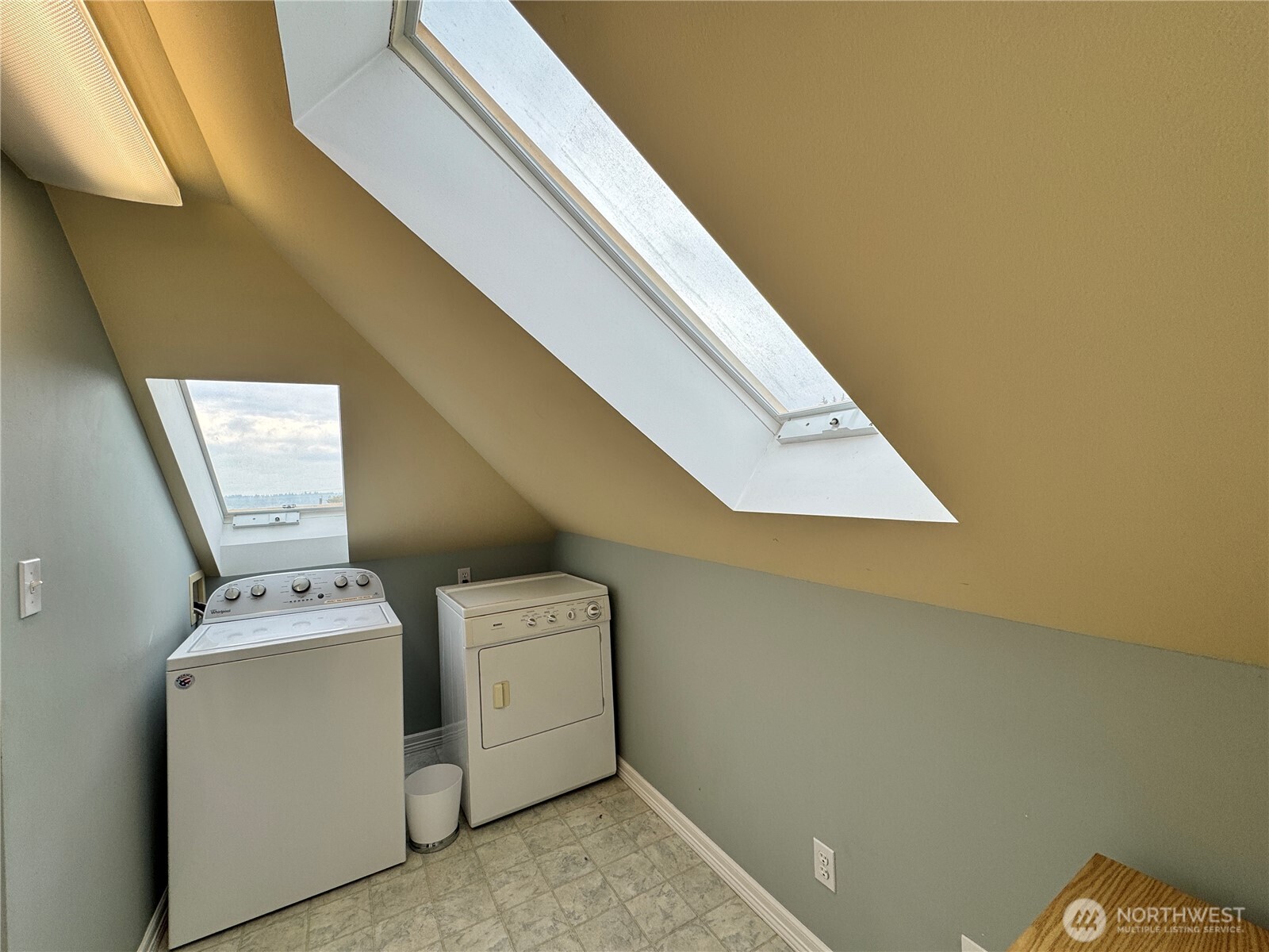 1215 Burwell Street Property Photo 12