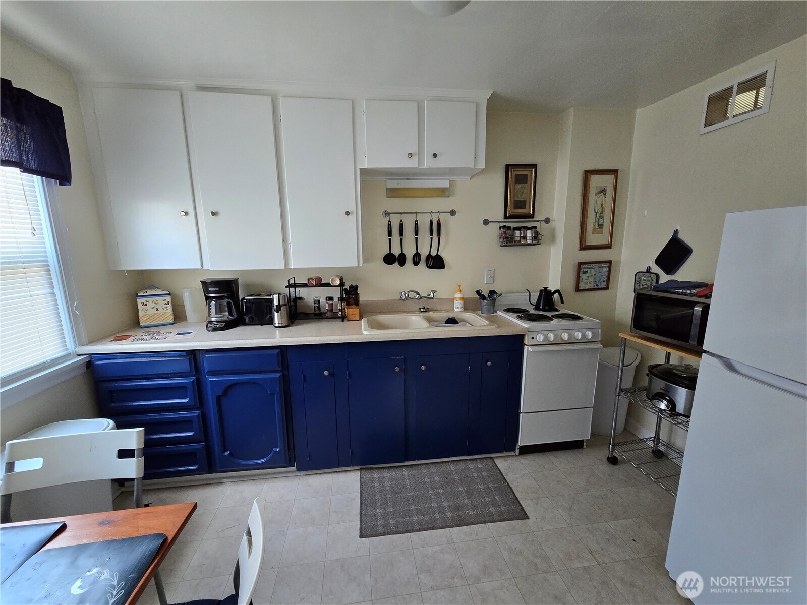 1215 Burwell Street Property Photo 15