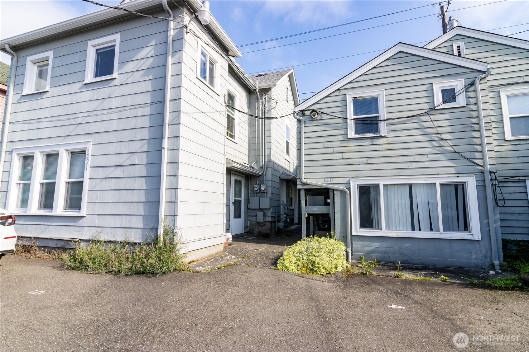 1215 Burwell Street Property Photo 21