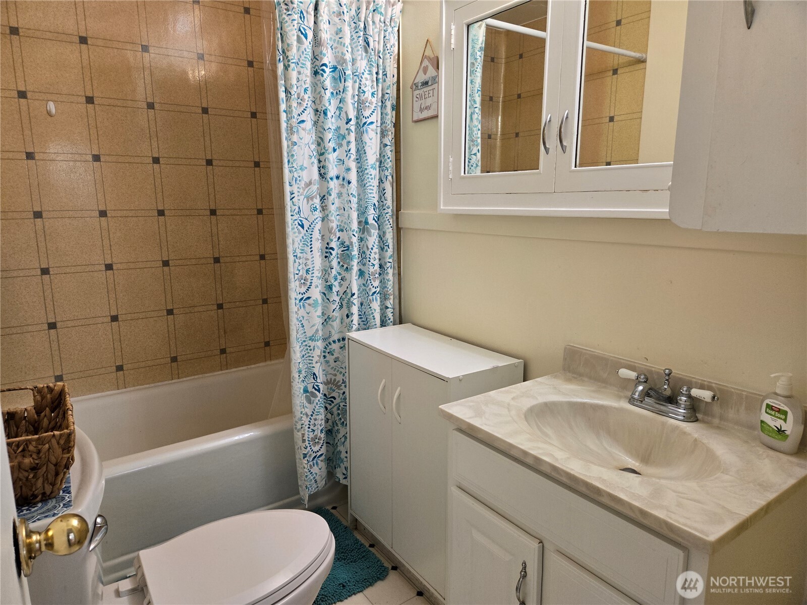 1215 Burwell Street Property Photo 23