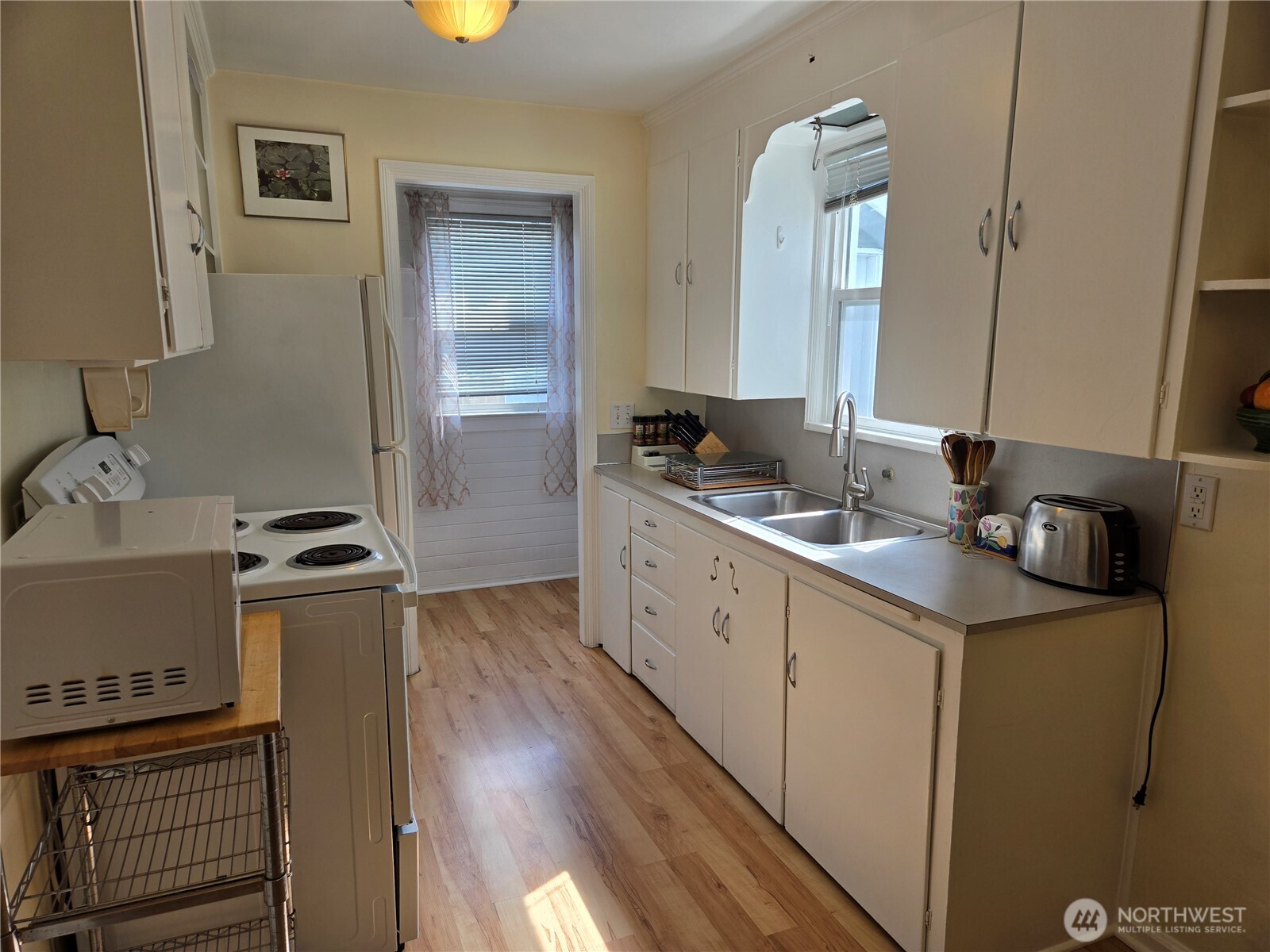 1215 Burwell Street Property Photo 26