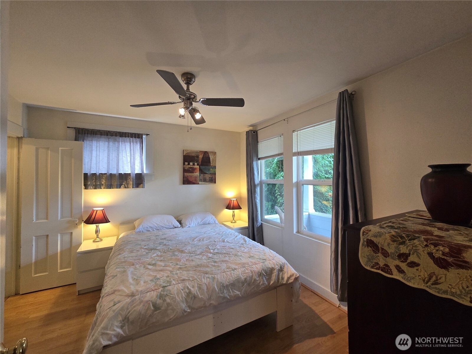 1215 Burwell Street Property Photo 29