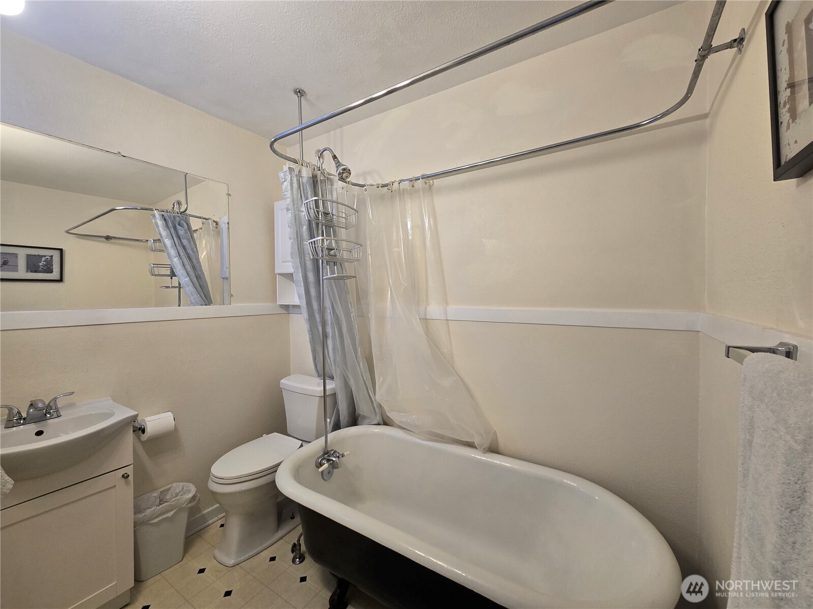 1215 Burwell Street Property Photo 30