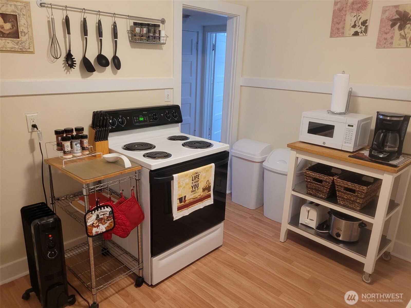 1215 Burwell Street Property Photo 33