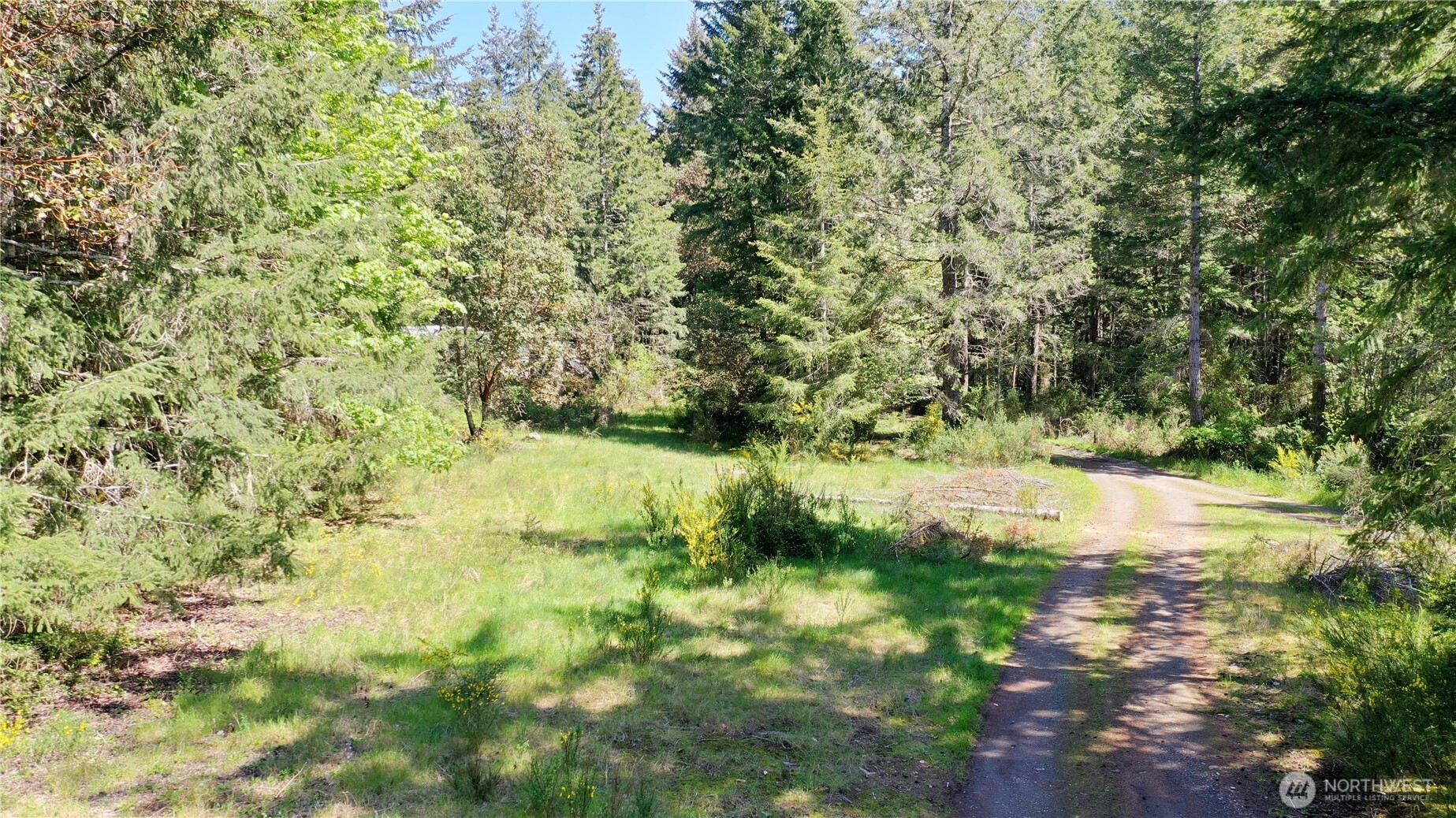 231 E Strong Road Property Photo 10