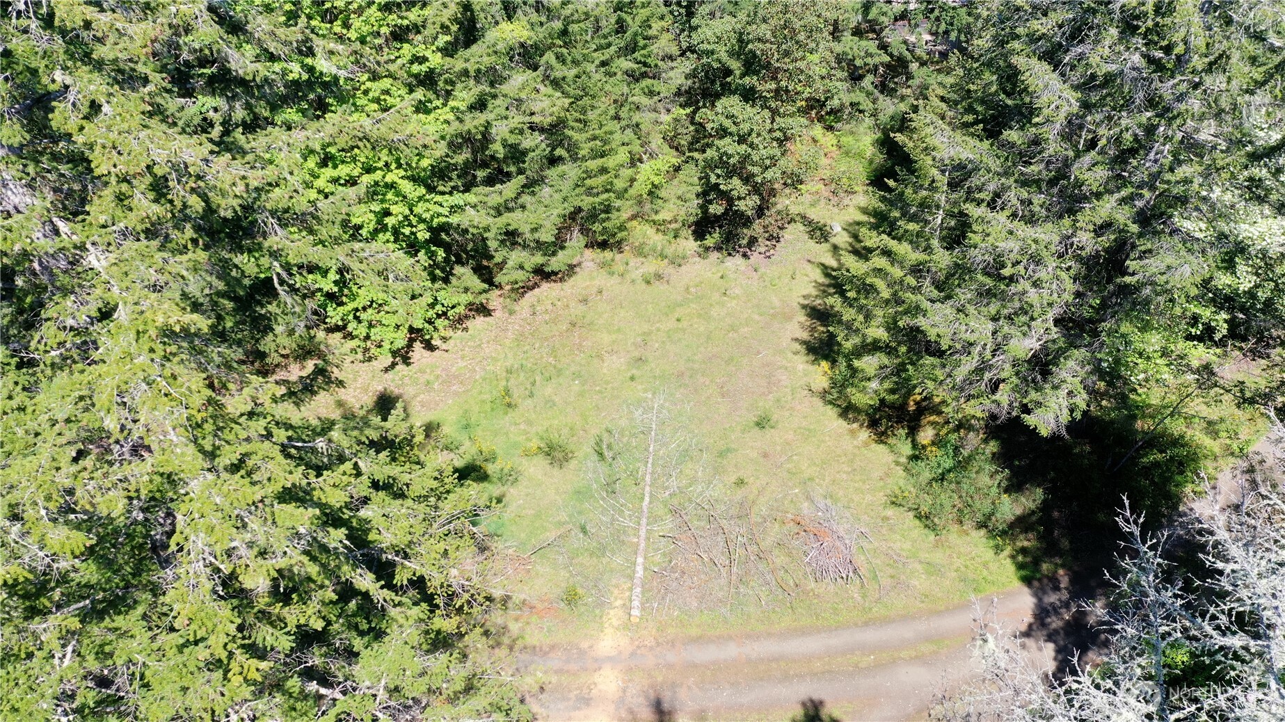 231 E Strong Road Property Photo 12