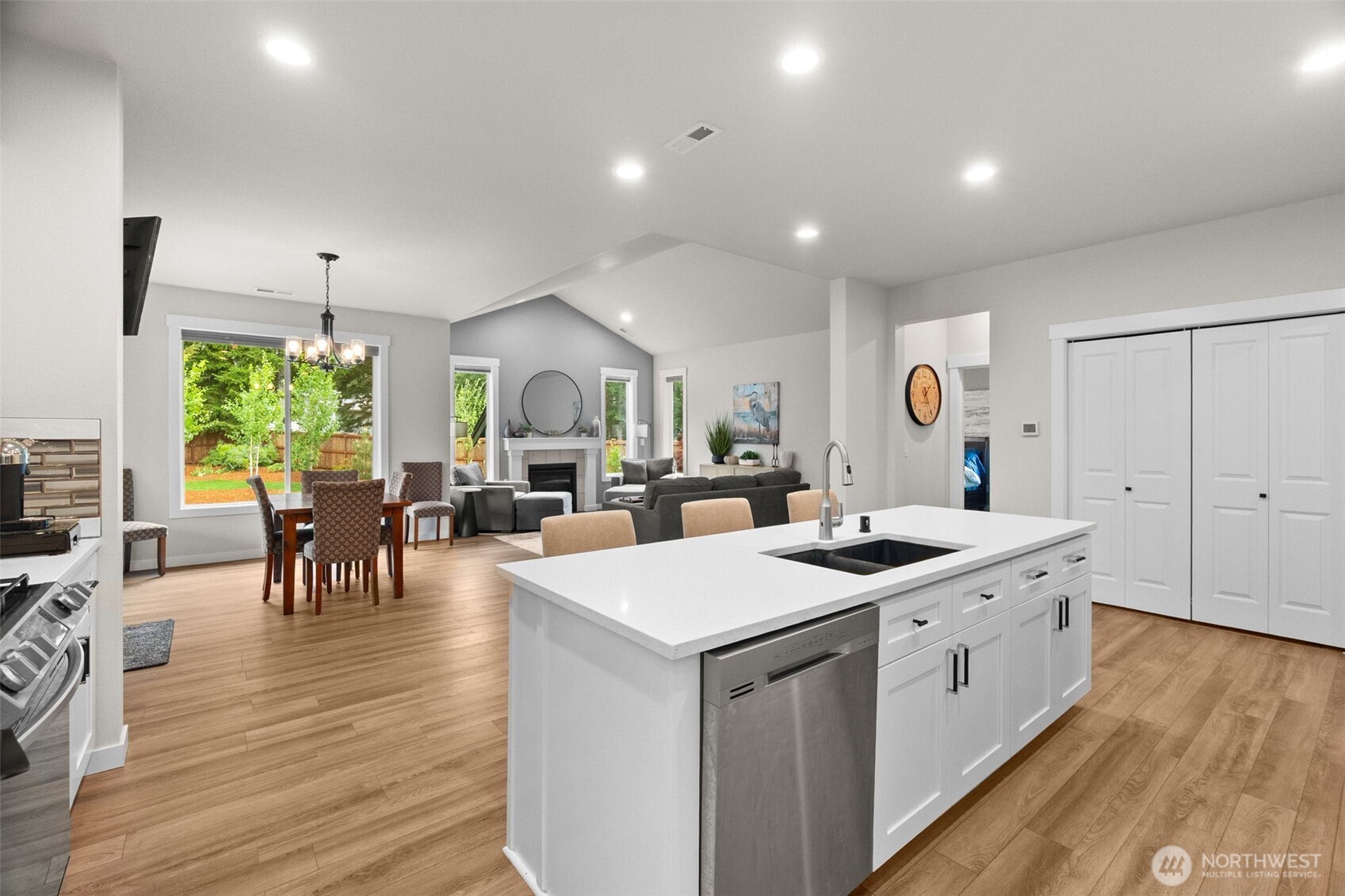 32 Coyote Road Property Photo 11