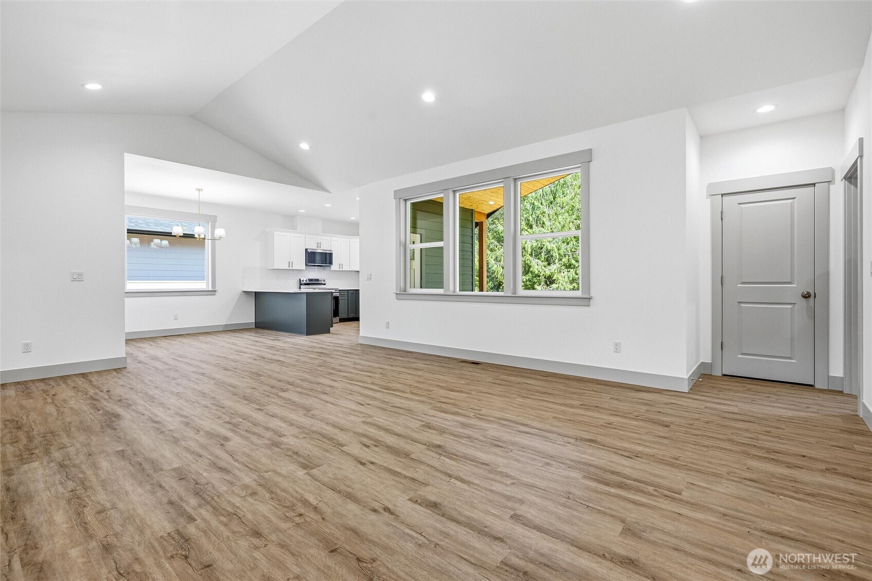 6522 Watson Loop Property Photo 4