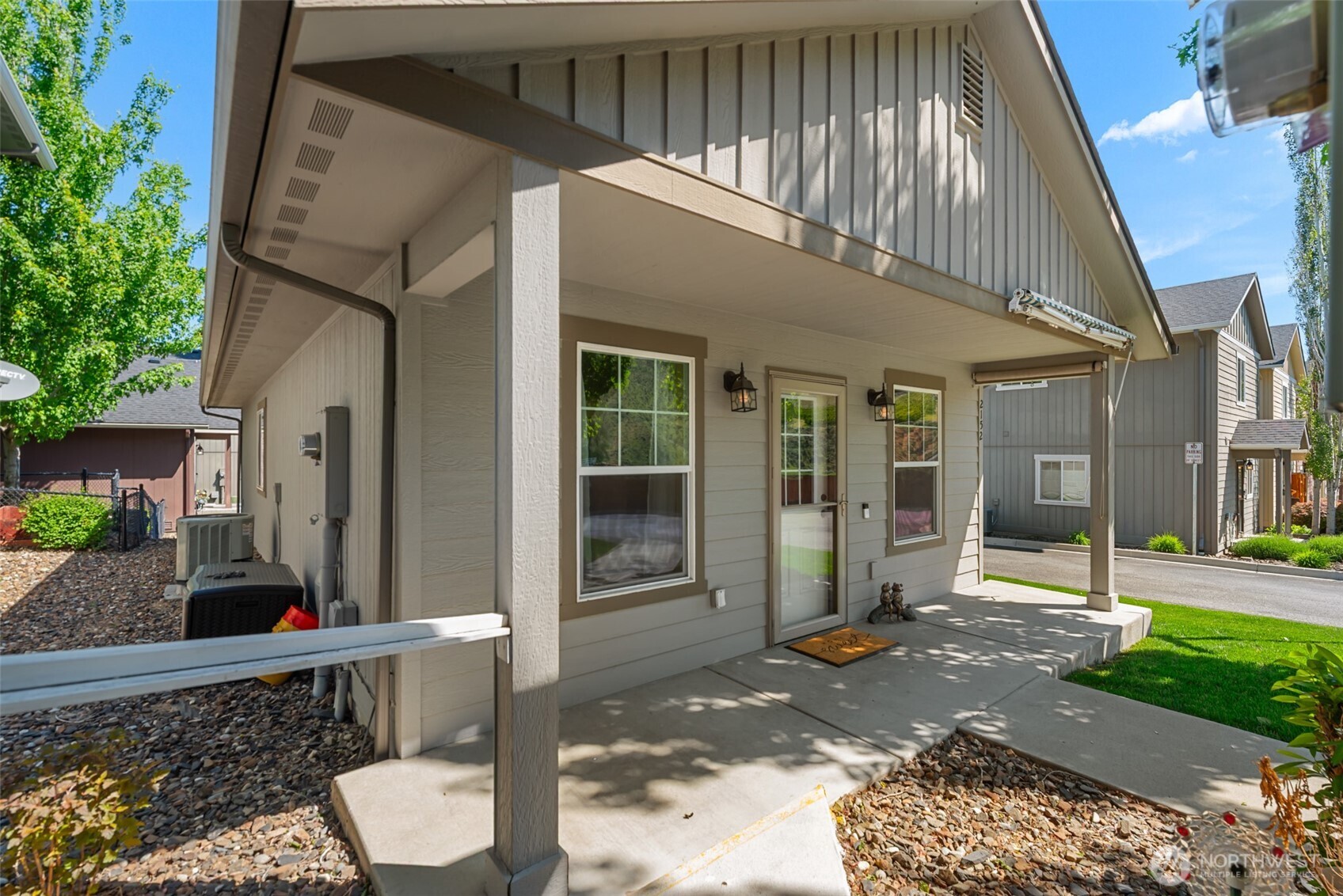 2152 Roper Lane Property Photo 4