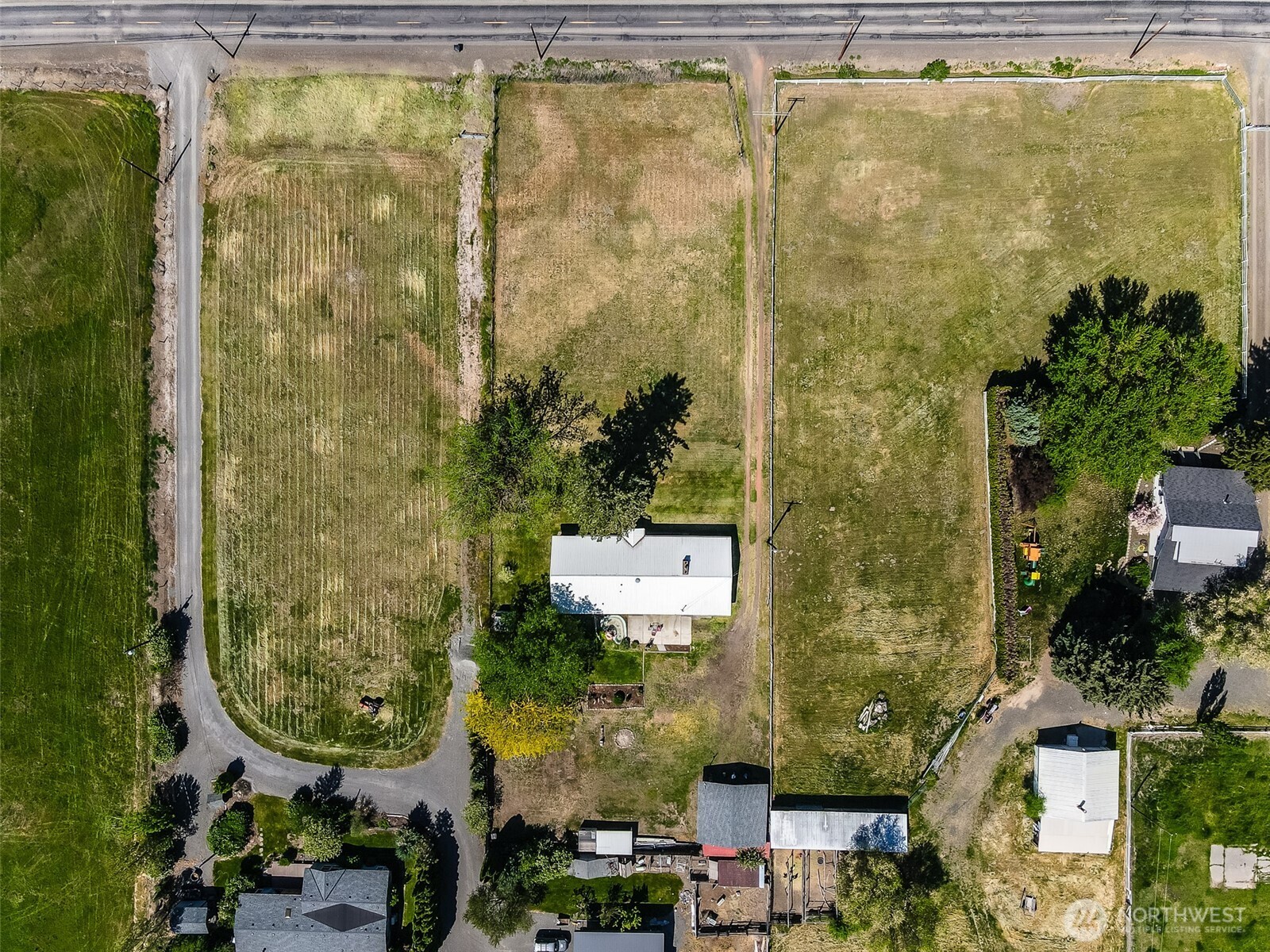 11704 Gilbert Road Property Photo 4