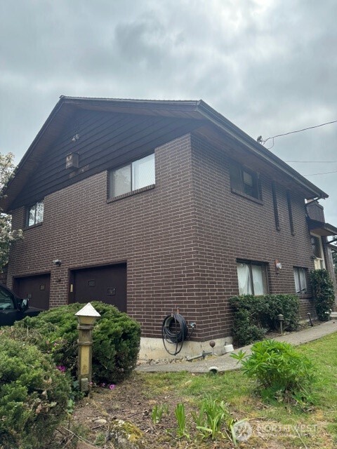 19021 46th Avenue Property Photo 3