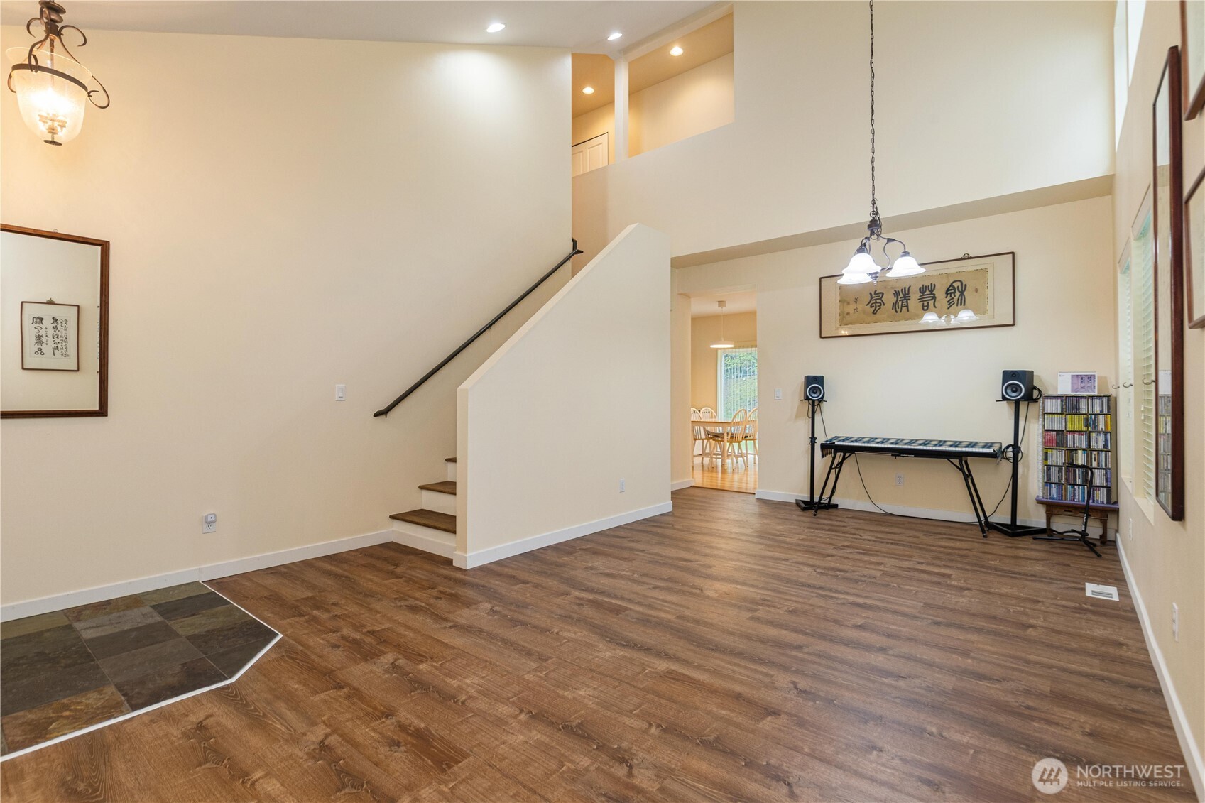 28104 Maple Ridge Way Property Photo 4