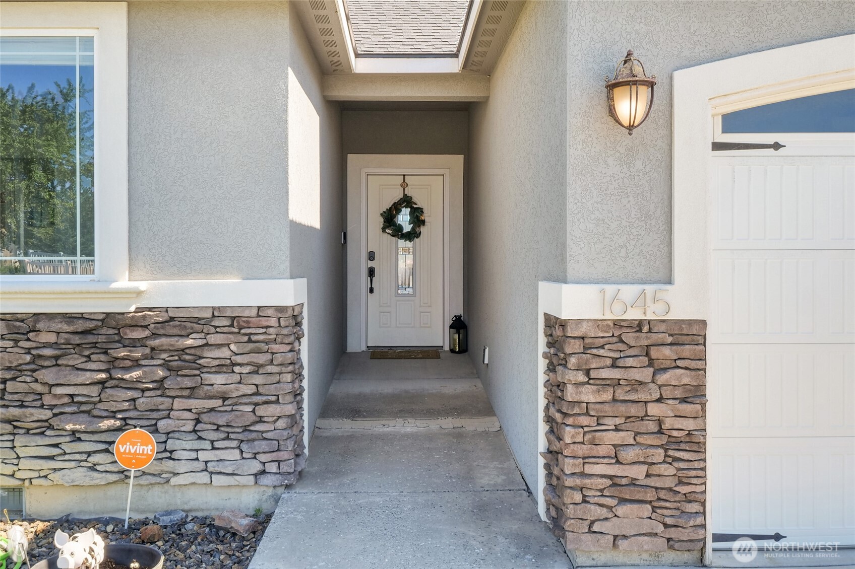 1645 E Madera Street Property Photo 8