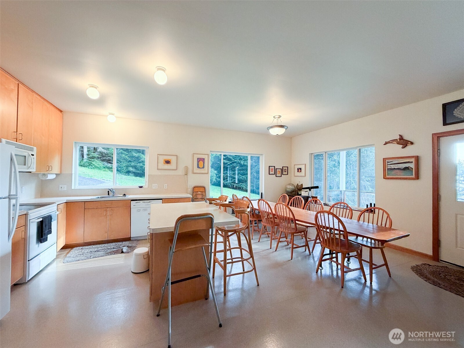 585 Deer Point Road Property Photo 9