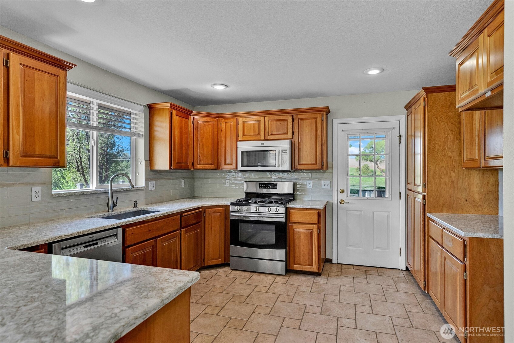 601 Tomeo Court Property Photo 12