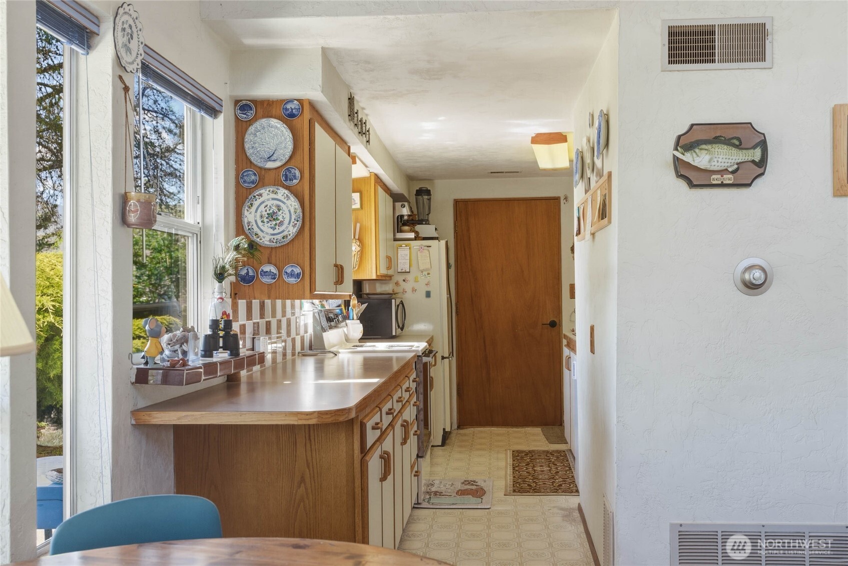 245 Lakeview Avenue Property Photo 8