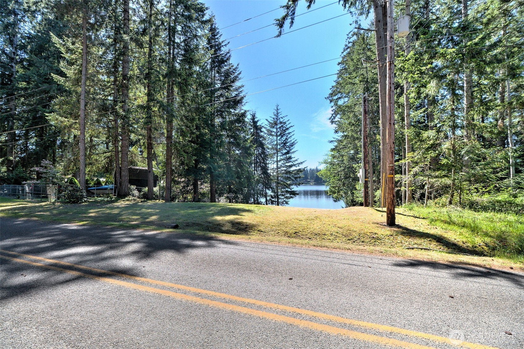 1131 E Timberlake Drive Property Photo 12