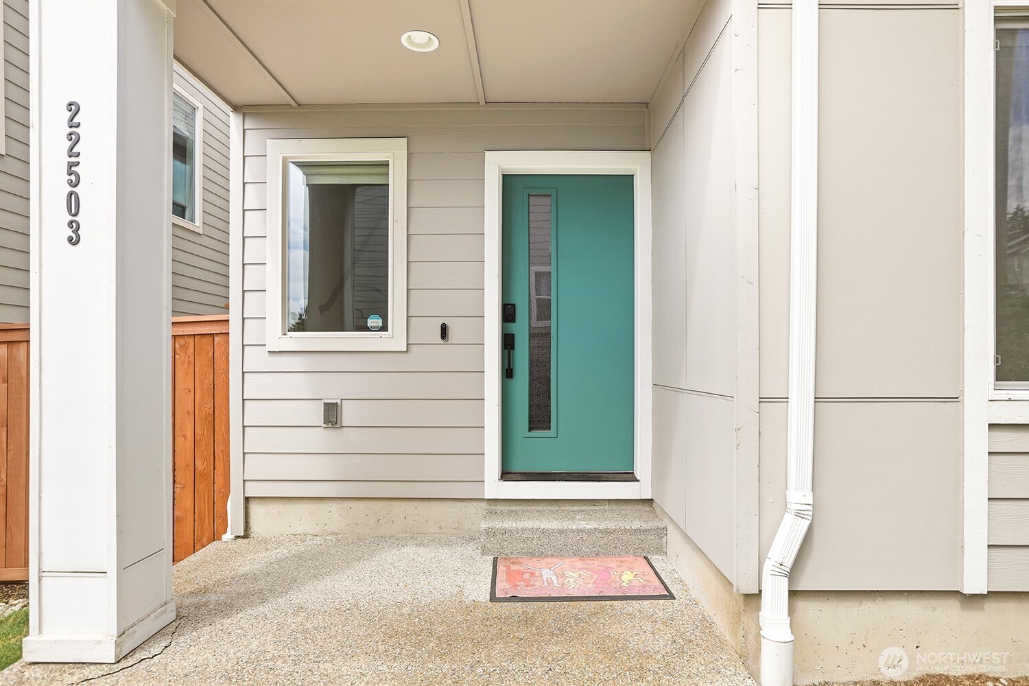 22503 70th Place Property Photo 3