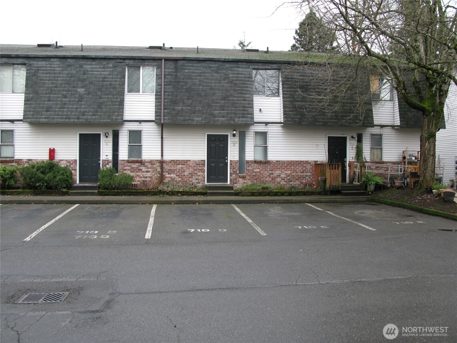 710 10th Street D Property Photo 1