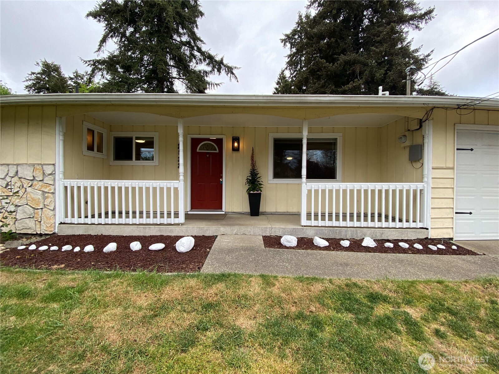 2822 College Street Property Photo 4
