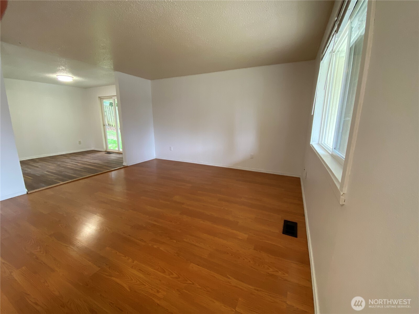 2822 College Street Property Photo 6