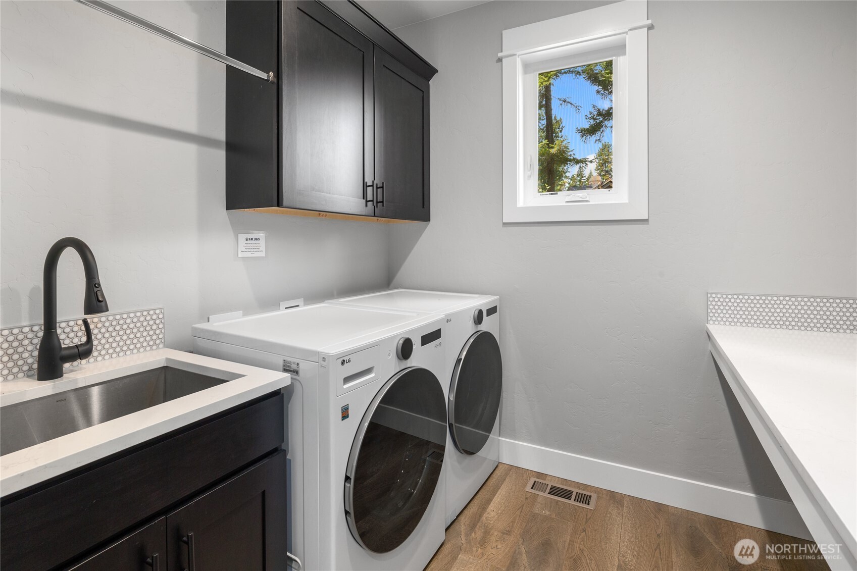 1081 Spragger Way Property Photo 18