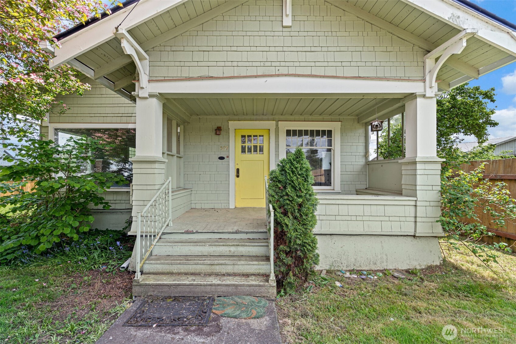 505 W Young Street Property Photo 2