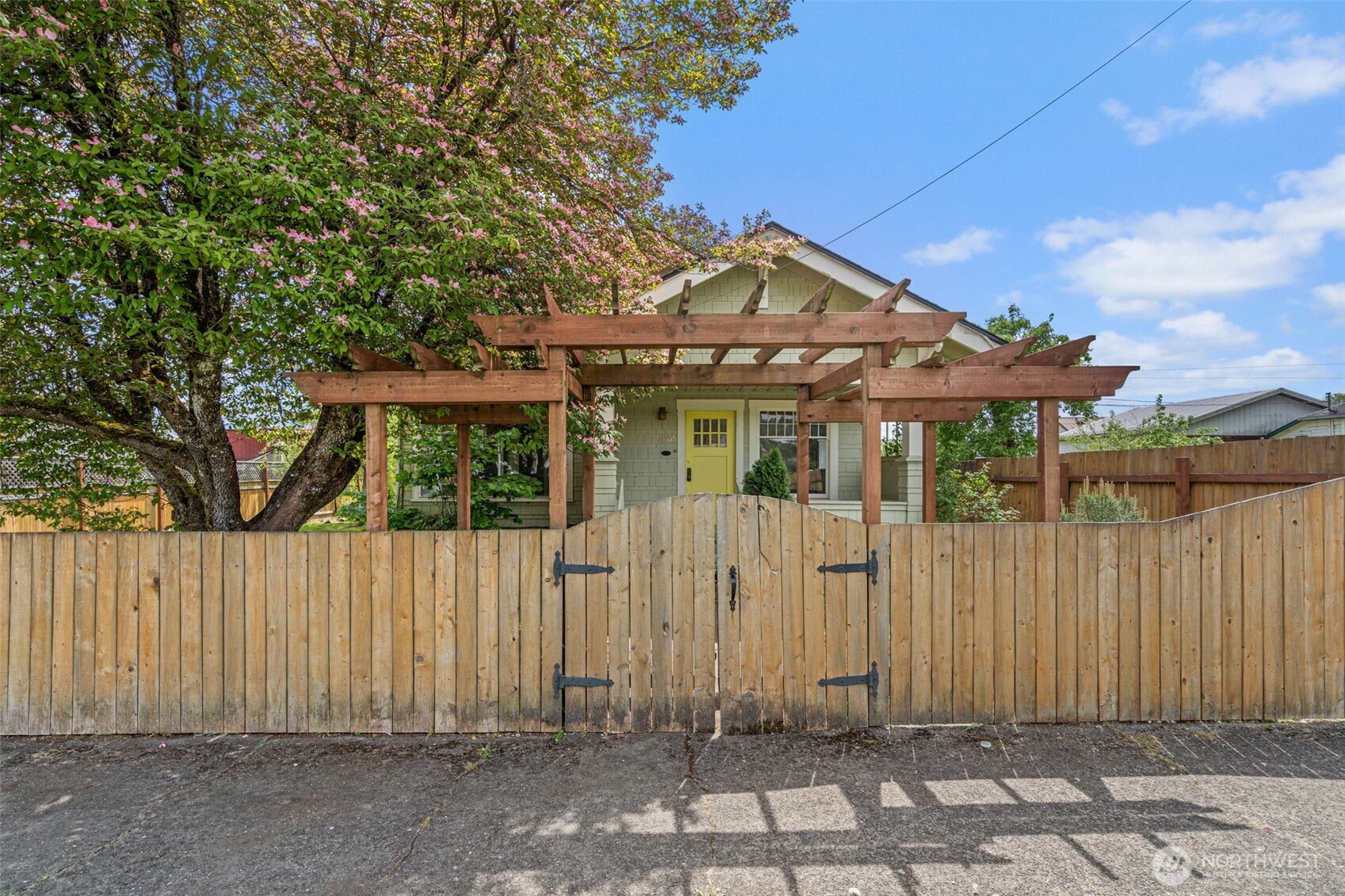 505 W Young Street Property Photo 3