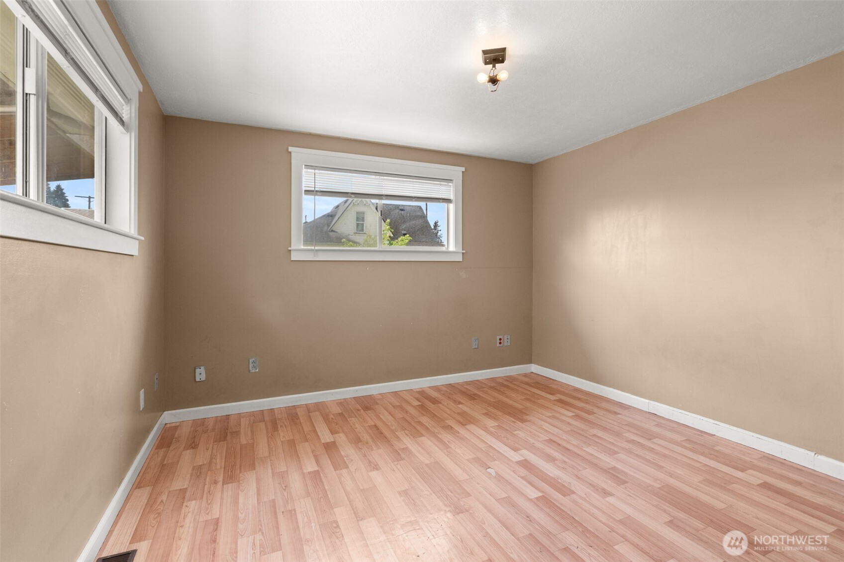 505 W Young Street Property Photo 15