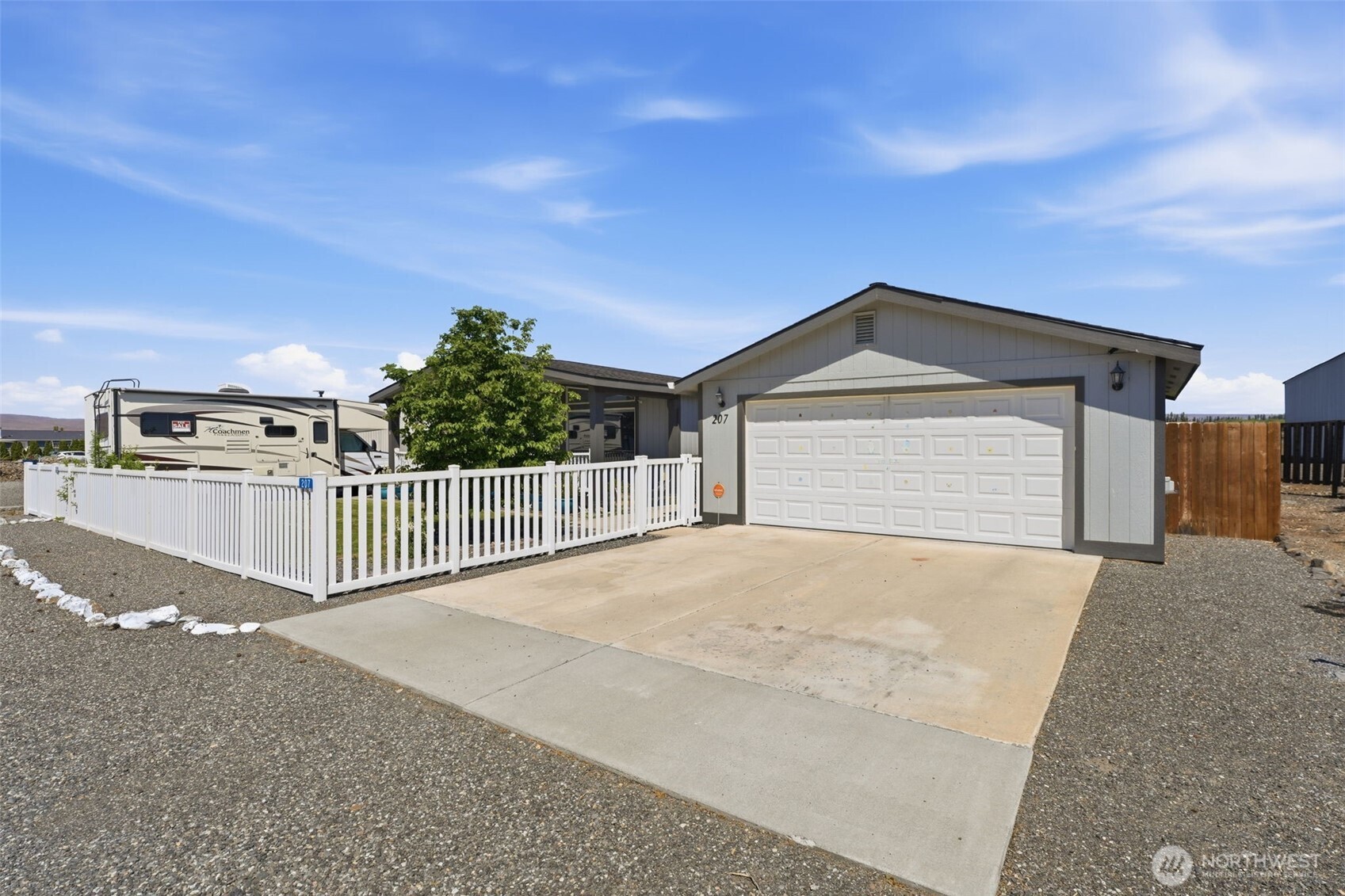 207 Sw Airport Way Property Photo 2